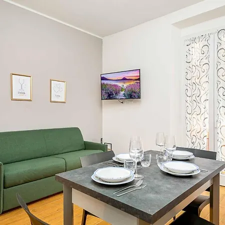 Yellove Apartment