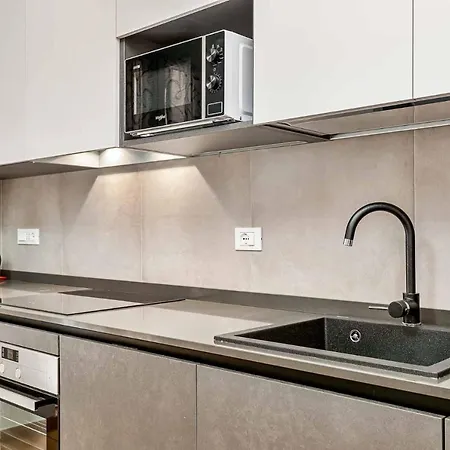 Yellove Apartment